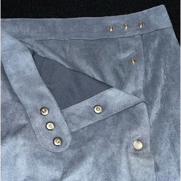 1 State size M faux suede grey mini skirt EUC - Picture 12 of 13